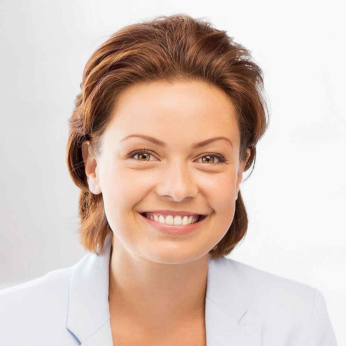 https://kxinteriors.sg/wp-content/uploads/2017/05/person-team-01.jpg